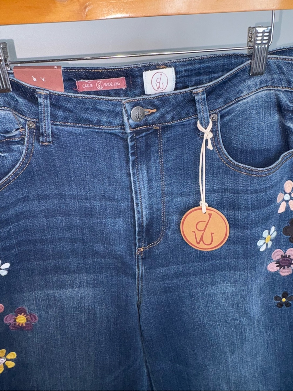 DRIFTWOOD Carlie Wide-Leg Jeans with Multicolor Floral - Picture 4 of 7